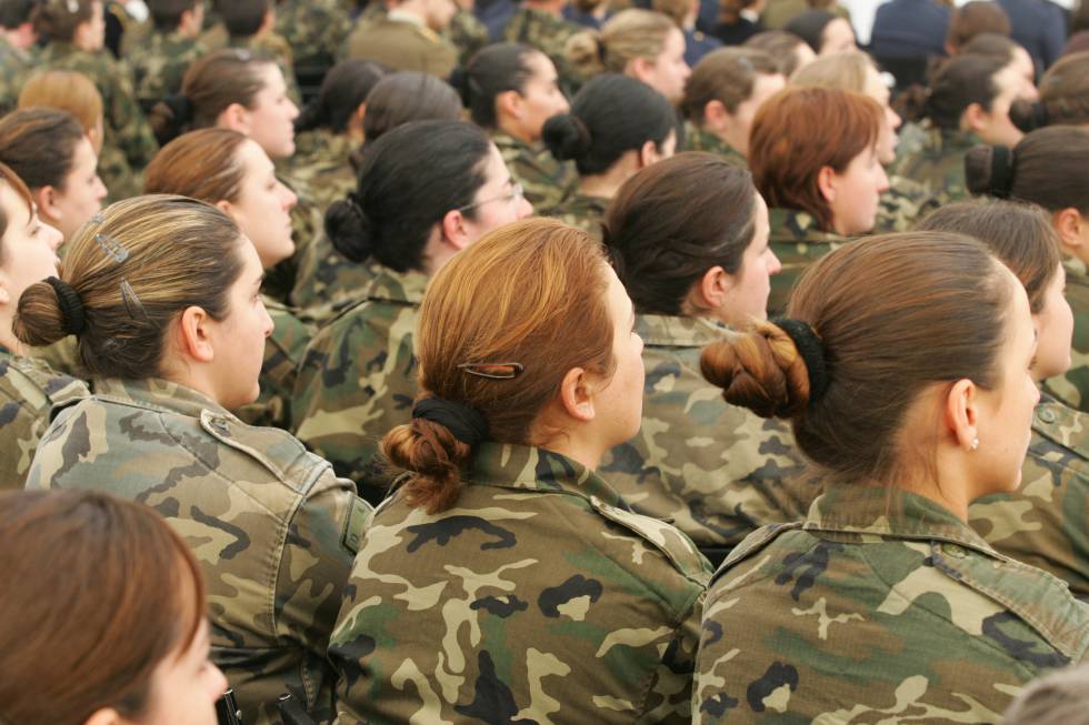 Niegan a dos militares lesbianas la inseminación artificial por no demostrar infertilidad