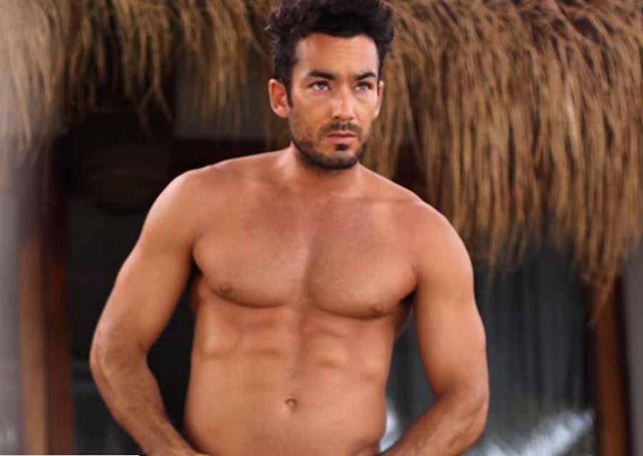 El reportero más sexy de "Quantico", Aaron Díaz, nos regala un desnudo integral por su cumpleaños