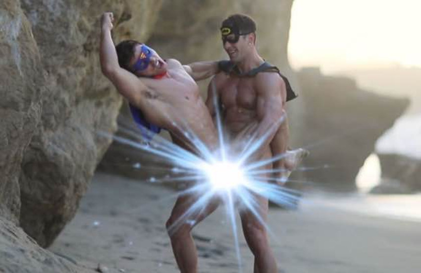 Famoso youtuber protagoniza una parodia porno gay de superhéroes a ritmo de los Chainsmokers