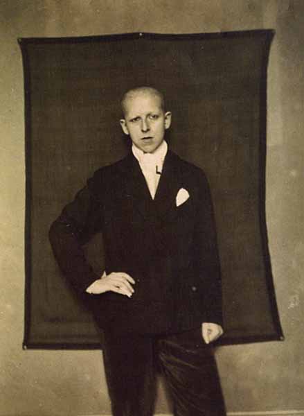 Una exposición recuerda a Claude Cahun, la artista judía, andrógina y surrealista  que combatió al nazismo