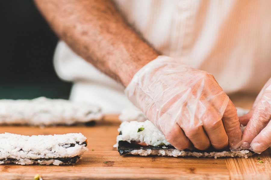 Un curso de cocina propone aprender a elaborar platos con semen como ingrediente principal