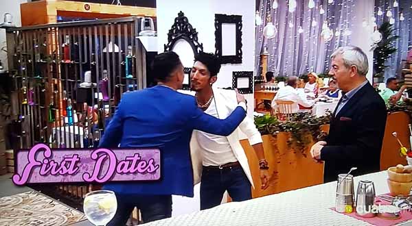 Cristo conoce a Raúl en First Dates