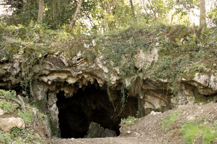 Cueva-La-Santilar-1-700&#215;466