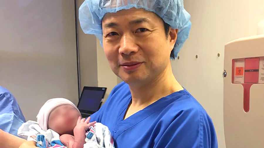 Nace el primer bebé del mundo con ADN de tres padres