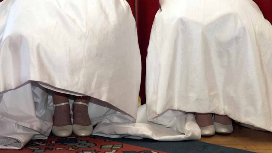 Dos ex monjas se casan en una ceremonia civil en Italia