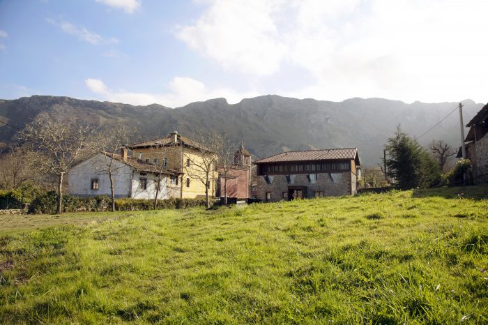 Apartamentos Rurales La Santilar