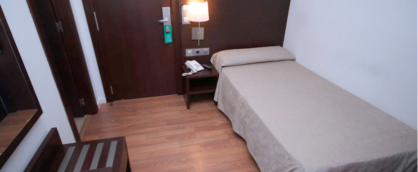 Habitacion-indivisual-Hotel-Boutique-Maza-en-Zaragoza_0000_Capa-4