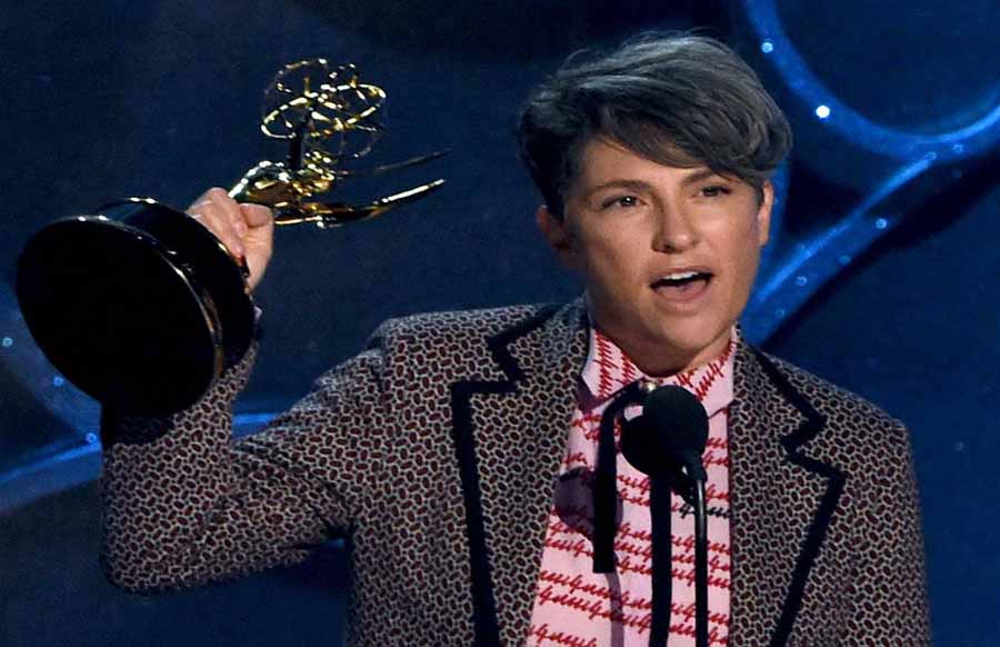 La creadora de la serie trans “Transparent” grita: "¡Derrocar al patriarcado!" tras ganar dos Emmys