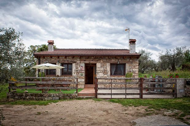 Casa La Ladera / Villa Rojuelos