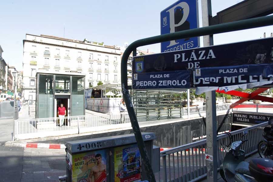 Piden al Ayuntamiento de Madrid que se renombre el parking de la plaza Pedro Zerolo