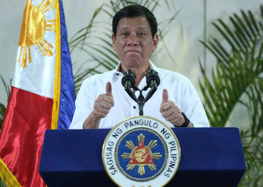 El presidente de Filipinas no cree en la reinserción de los criminales “porque la prisión los hace gays”