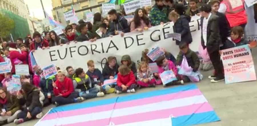 Decepción e indignación con la futura "Unidad de Atención para Menores Trans" de Galicia