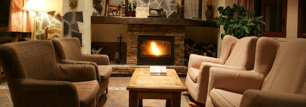 Relax-in-Hotel-Lounge-Almazara