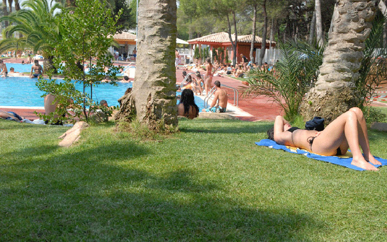 SantaElena_Piscina_Girl