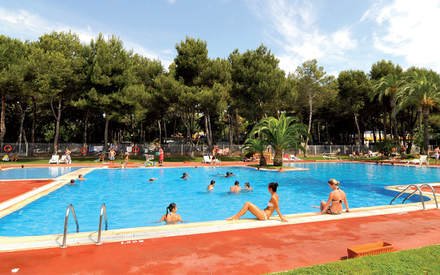 SantaElena_Piscina_People
