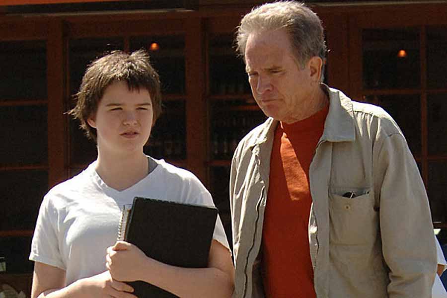 Las “Modern Family” de Hollywood: Warren Beatty llama a Stephen, su hijo trans, su "héroe"