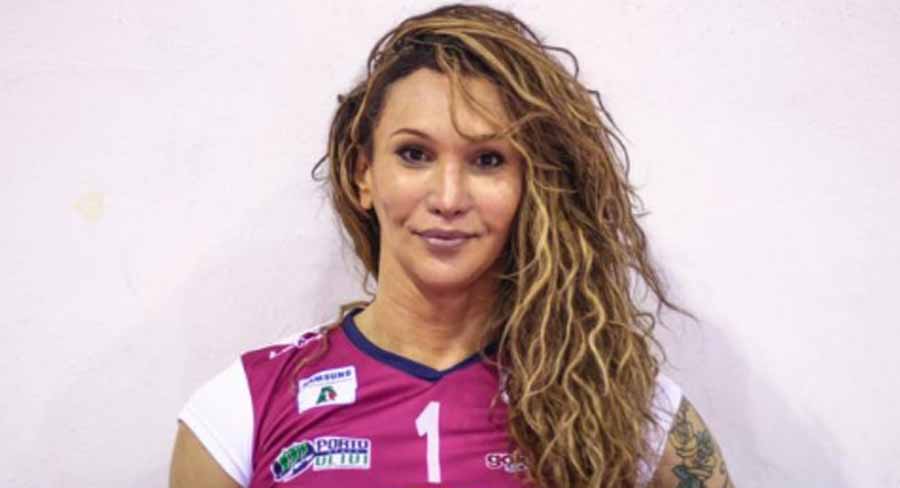 Una jugadora transexual hace historia en la liga femenina de voleibol en Italia