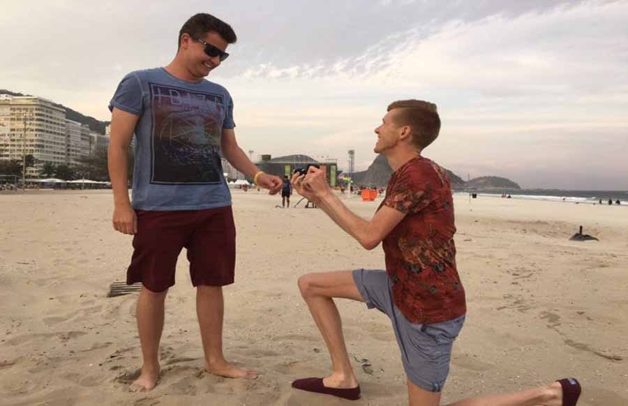 La romántica petición de matrimonio del corredor de fondo olímpico gay, Tom Bosworth, a su novio