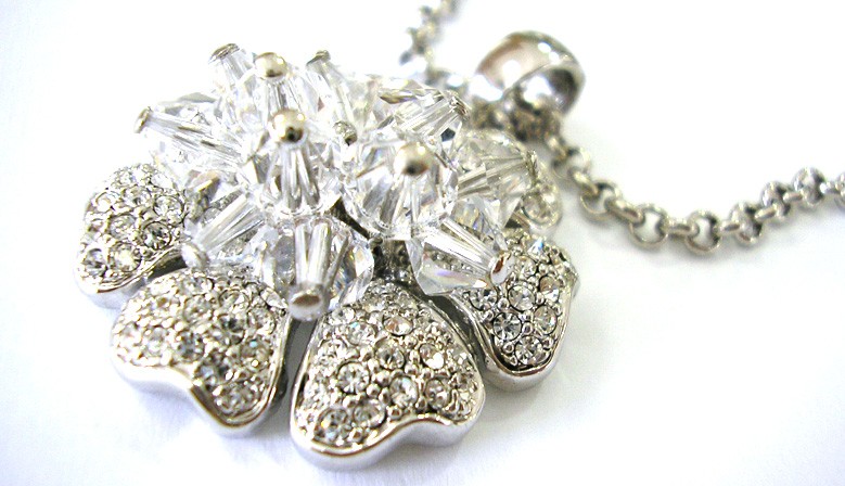 b2cc35822553afd0459897e3397000270468cafa_collares