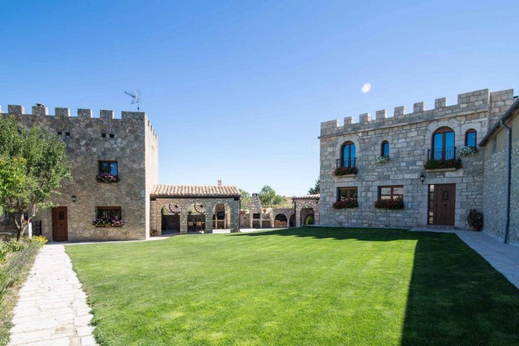 Castillo Goyito Y Castillo Eugenio