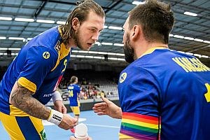 Prohíben al capitán sueco de balonmano lucir brazalete con la bandera gay