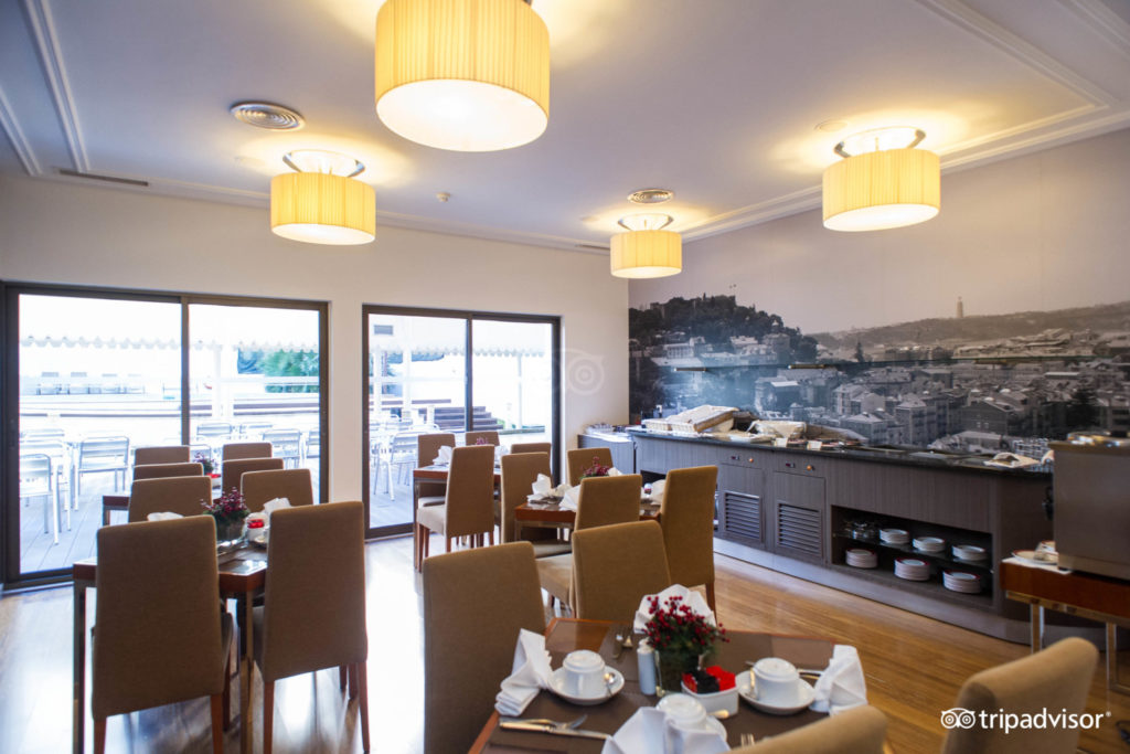 breakfast-room-v5345074