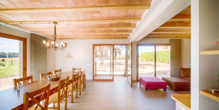 casarural_viladas_menjador2-925&#215;465