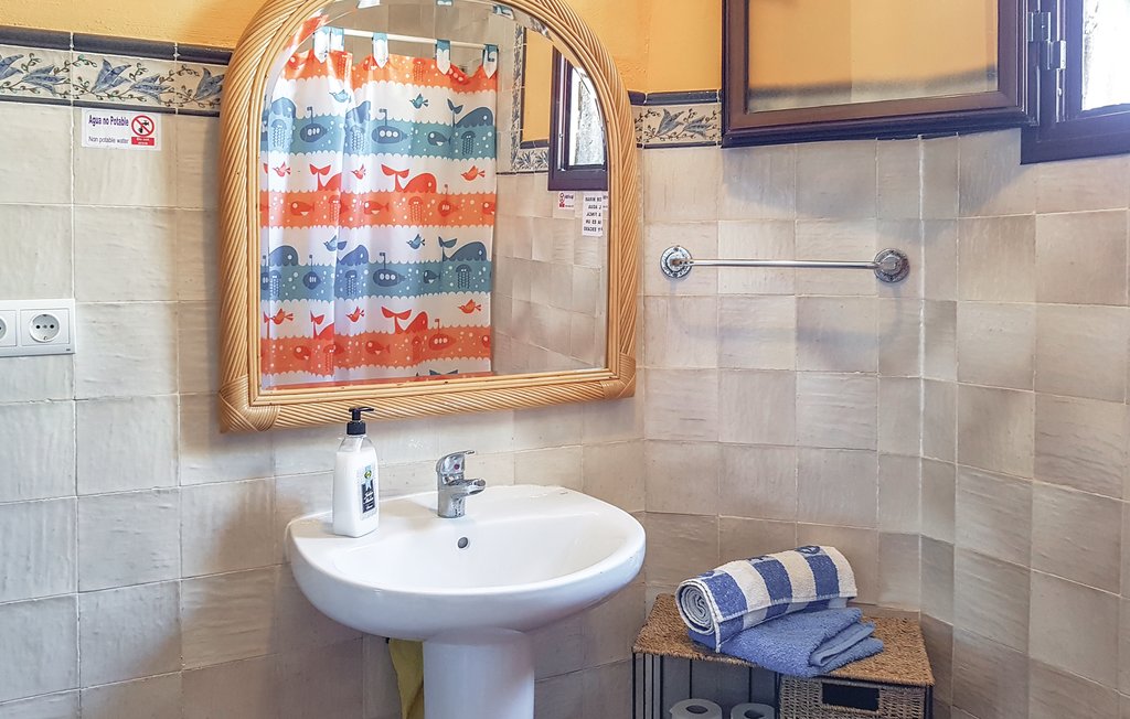 eac311_bath_01