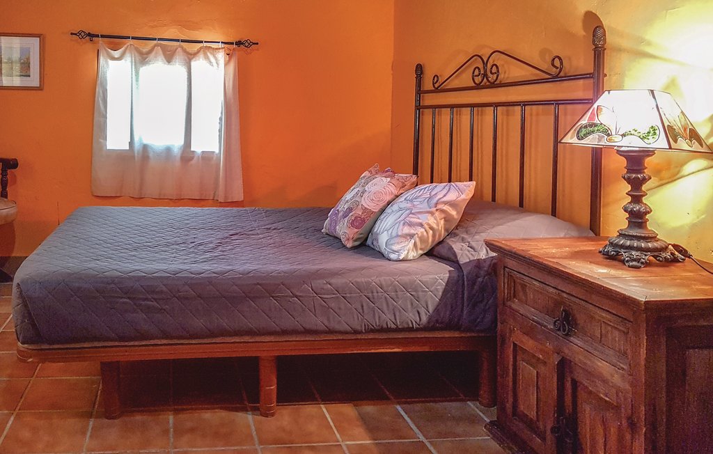 eac311_bed_01