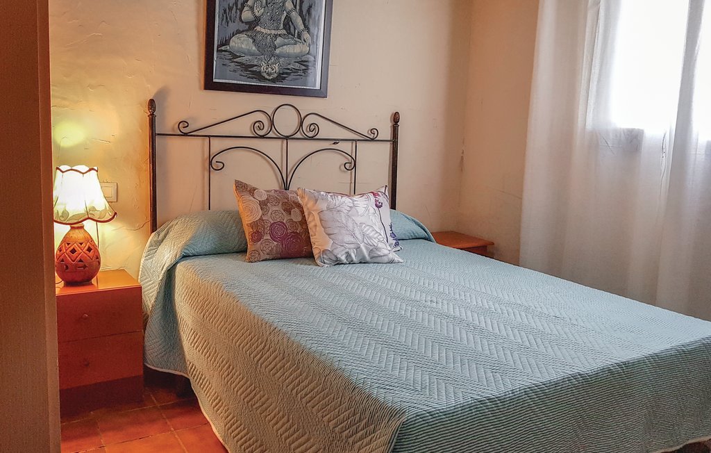 eac311_bed_02