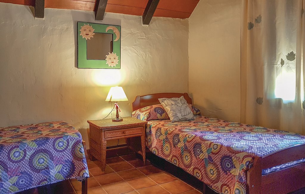 eac311_bed_04