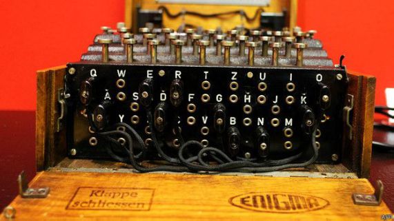 máquina creada por Alan Turing