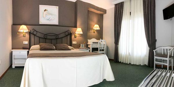 habitacion-doble-o-grove-dos-camas-matrimonio