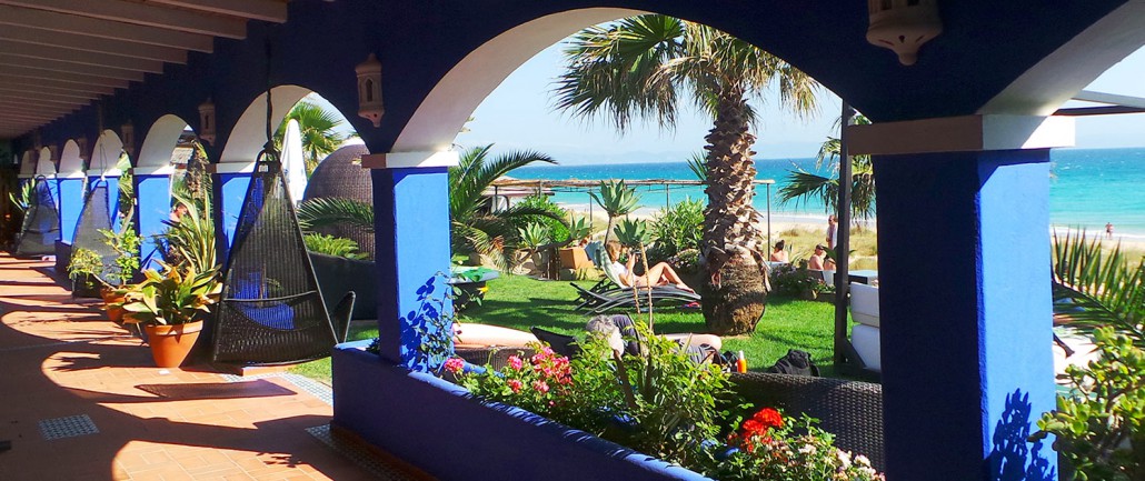 hotel-en-tarifa-jardin-habitaciones-1030x433