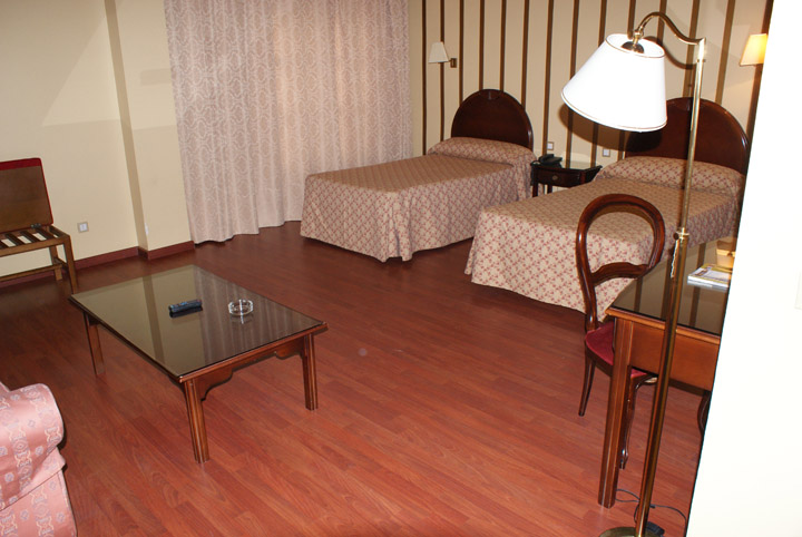 hotel-monasterio-san-miguel-cadiz-06-habitacion-1