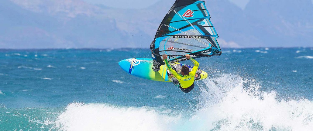 hotel-tarifa-alquiler-de-windsurf-1030x433