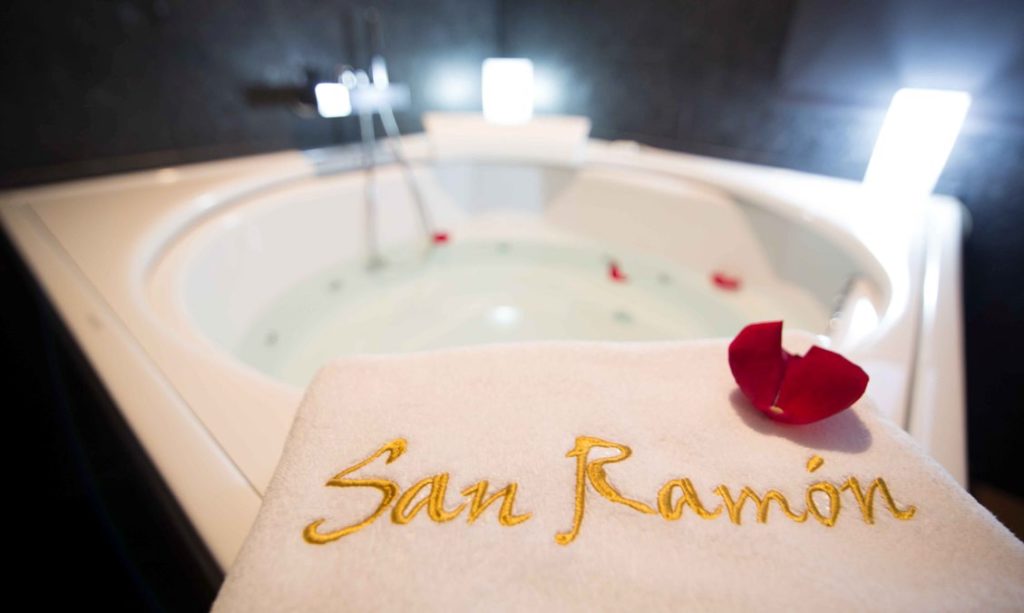 jacuzzi-parejas-suite