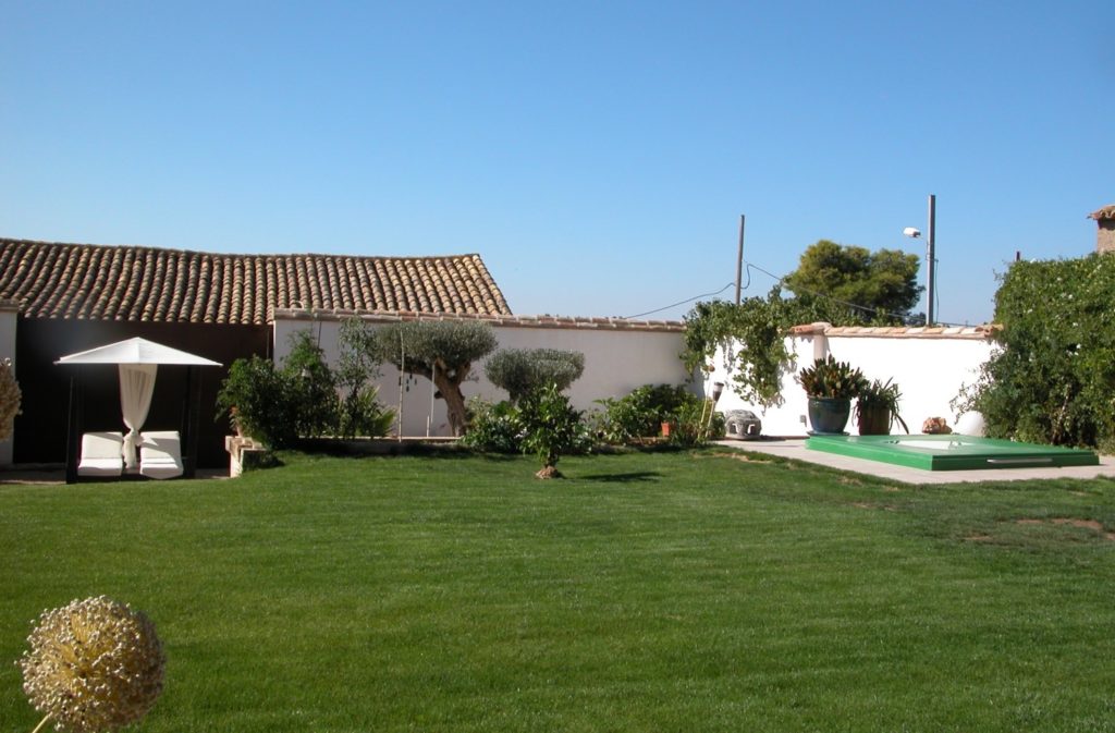 jardin-con-jacuzzi