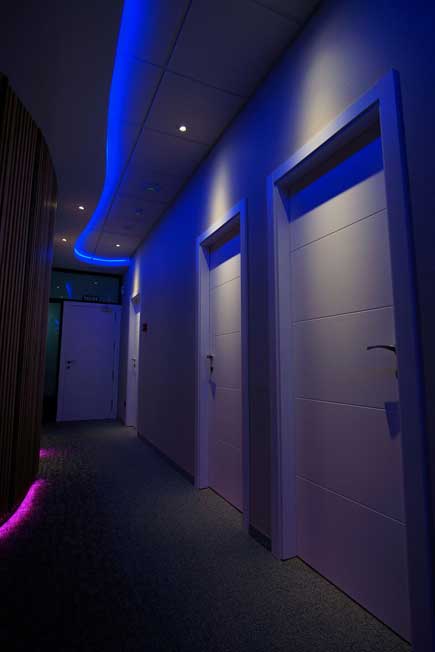 love-hotel-madrid-habitaciones-por-horas-madrid-luxtal-pasillo