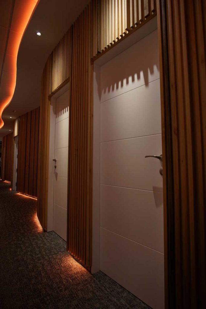 love-hotel-madrid-habitaciones-por-horas-madrid-luxtal-pasillo2