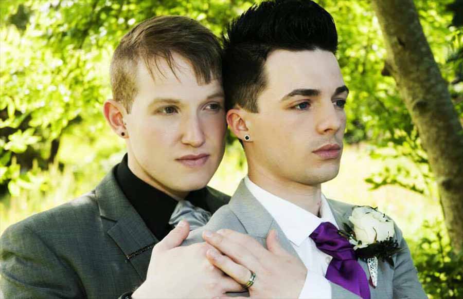 Marc y Alan, la primera pareja gay que se casa en la Isla de Man tras legalizarse las bodas del mismo sexo