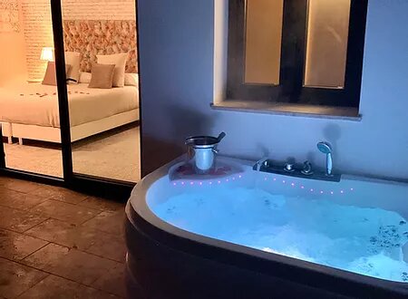 suiz con jacuzzi terraza (2)