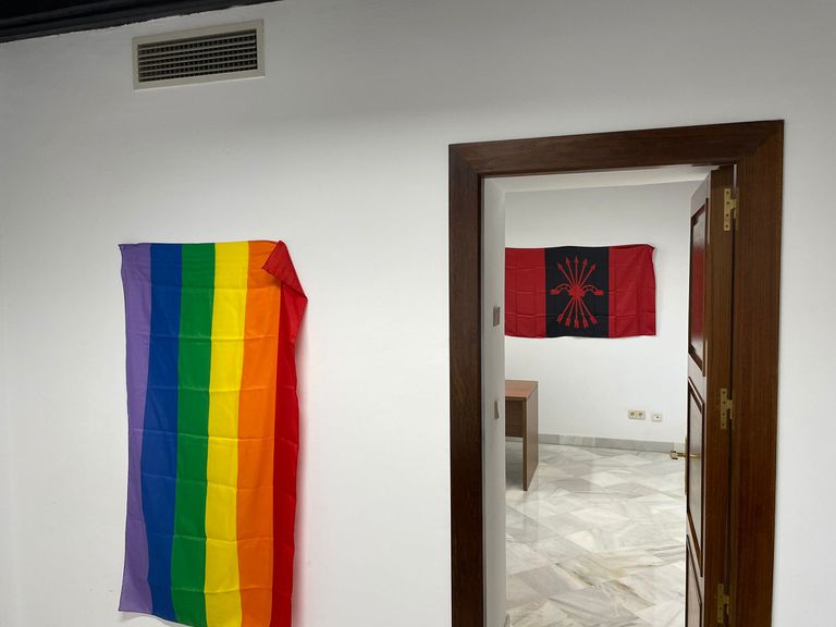 Guerra de banderas en el Parlamento de Andalucía