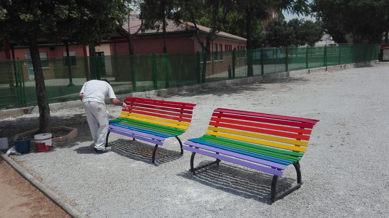 Pamplona contará con tres bancos pintados con los colores de la bandera LGTB