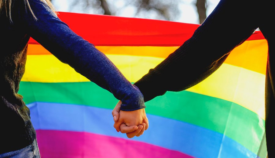 "Familias suplentes" para personas LGTBI rechazadas por sus familiares biológicos