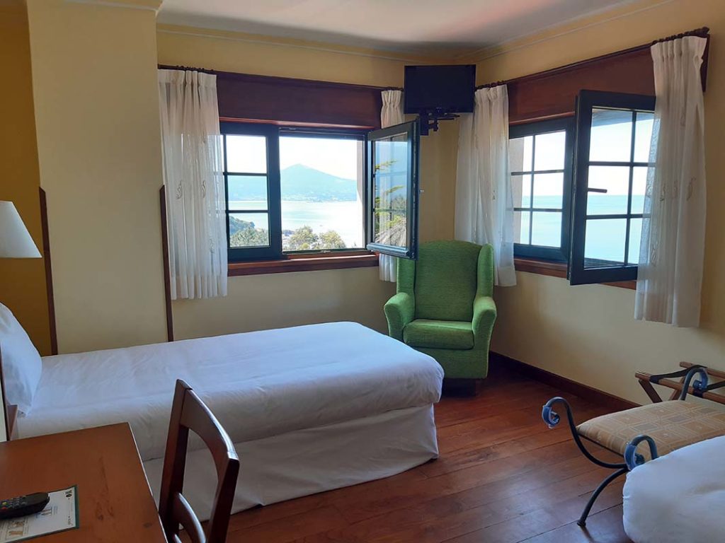 Habitacion-twin-del-hotel-punta-uia-en-esteiro-a-coruna-10