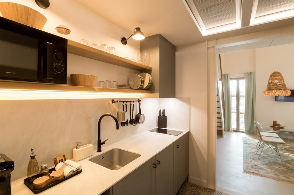 suite-attic-15xnpk574w