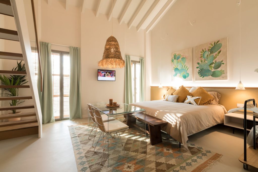 suite-attic-7j6z3mrm4z