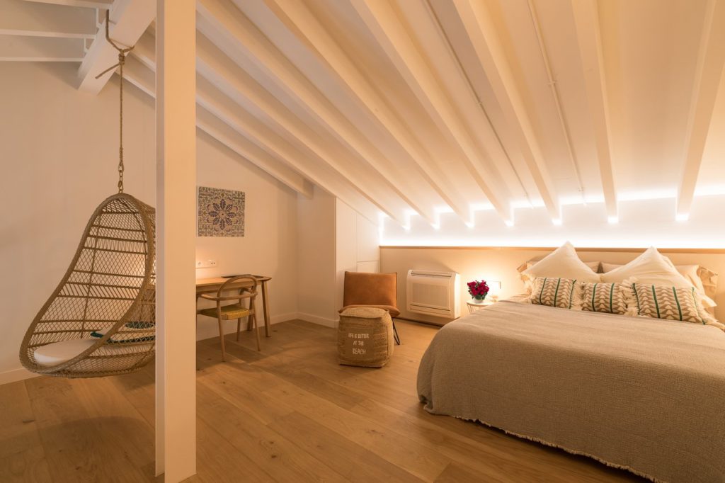 suite-attic-em6r05nk6g