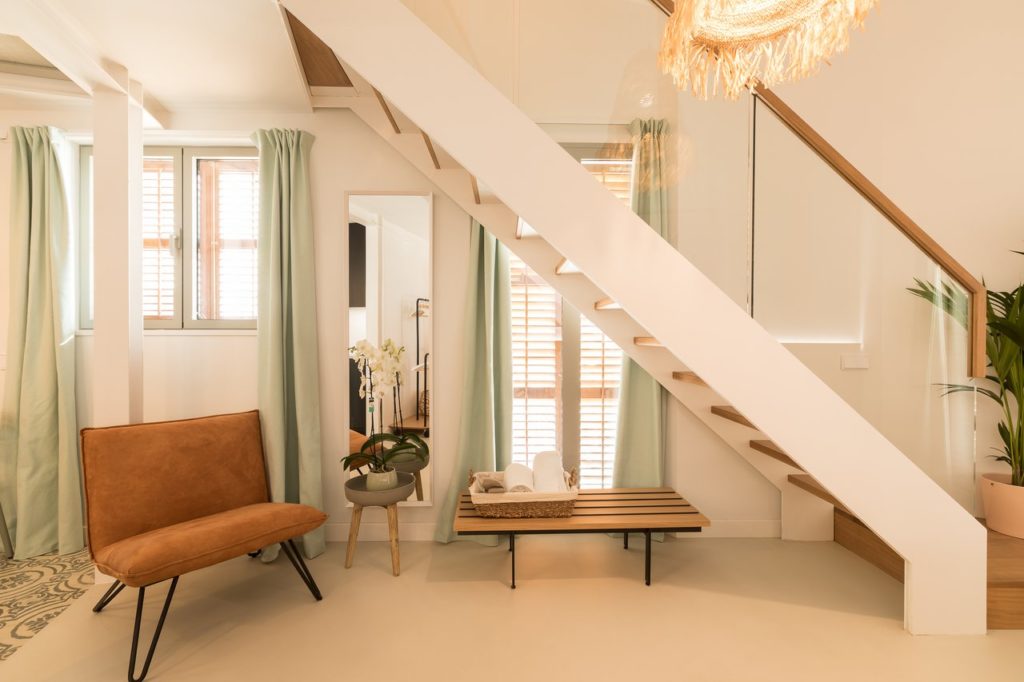 suite-attic-mr6p03yzxg